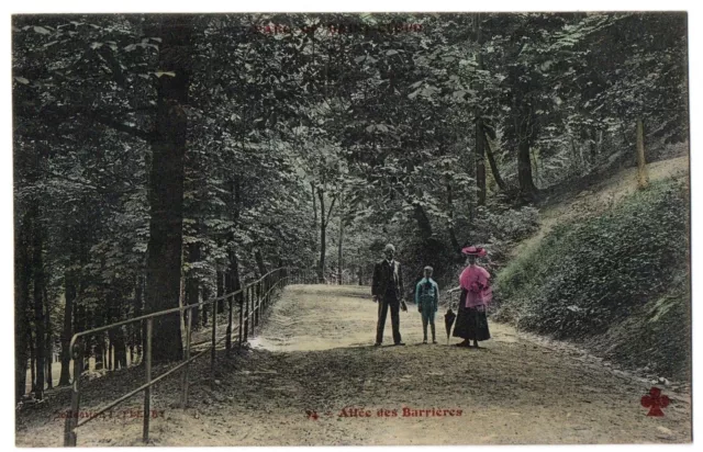 CPA 92 - SAINT CLOUD (Hauts de Seine) 34. Allée des Barrières (petite animation)