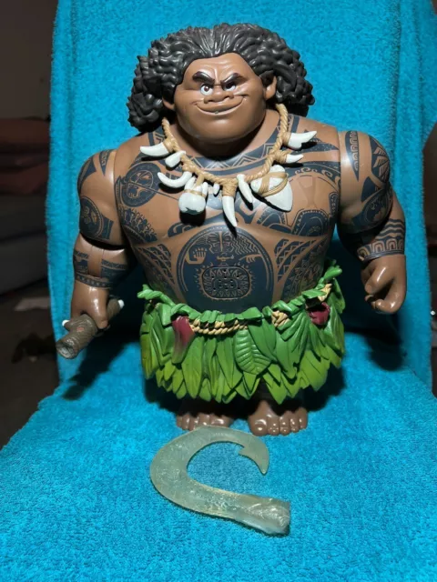 DISNEY TALKING MAUI Figure With Light Up Fish Hook Moana Disney Store 12  Toy £19.99 - PicClick UK