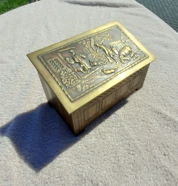 Antique Jacob& Co Biscuits tin