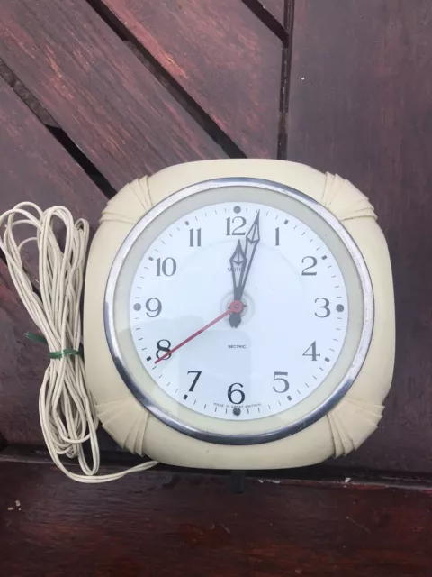 Vintage 1950s White/Cream Smiths Sectric kitchen  Clock - Bakelite