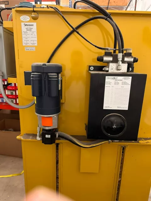 2017 Model M42BCVertical Stockroom Baler