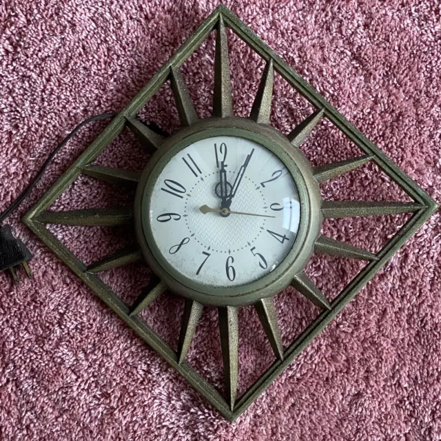 Vtg Starburst United Clock Corp MCM Wall Clock #81 Gold Tone Metal NOT WORKING