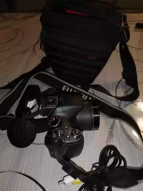 Fujifilm FinePix SL300
