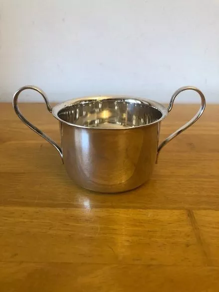 Vintage EPNS Silver Sugar basin with two handles. Lovely shape, lovely condition