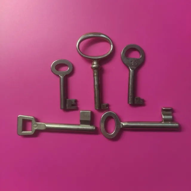5 Alte Schlüssel - Schrankschlüssel