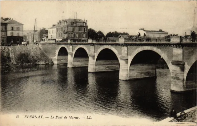 CPA ÉPERNAY - Le Pont de Marne (742479)