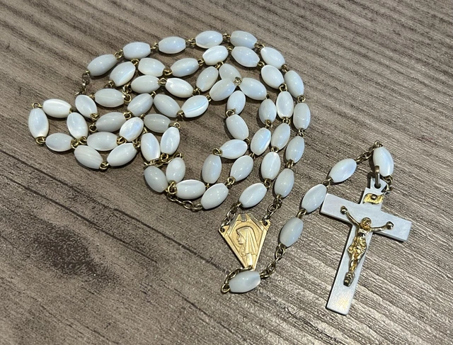 Lot De 14 Bagues Vintage Et De Créateur - Corne, Nacre, Bakélite, Pierres - Occasion