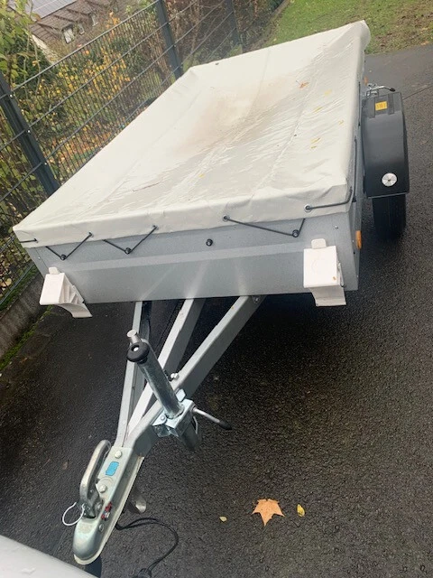 PKW Anhänger 750 kg mit Flachplane PKW Anhänger 750 kg mit Flachplane