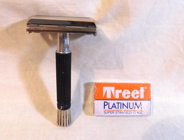1970 (P-1) Gillette Super Speed "Black Handle"  Safety Razor + 5 Treet Blades
