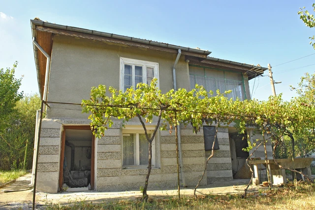 Orchard House Garden Barn Garage Land Bulgarian Property Bulgaria spain climat Orchard House Garden Barn Garage Land Bulgarian Property Bulgaria spain climat