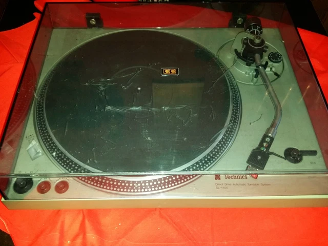 Platine Vinyle Technics SL-1700 - Occasion Fonctionnelle - Légères Traces