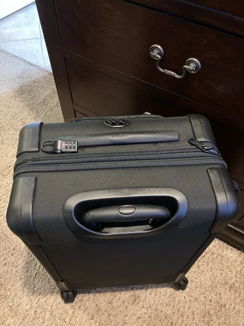 TUMI Alpha 3 International 4 Wheel Carry On Bag Black - Brand New - w/ TSA Lock 2