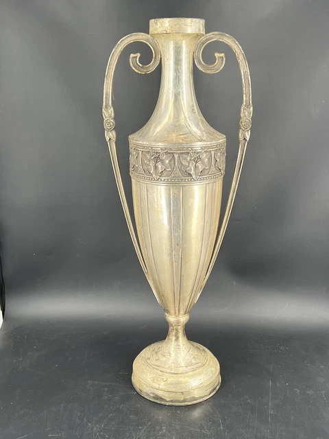 Très Grand Vase 67cm Art Nouveau 1920s Coupe Sportive ? Urne Métal Tôle Argenté