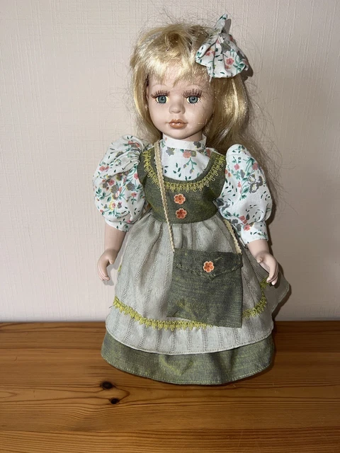 Poupées Indiennes En Porcelaine - Fabrication Française Années 70