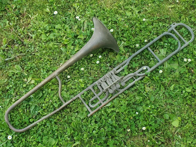 old & rare rotary valved trombone in Bb, 4 rot. valves "Cerveny" needs polish! old & rare rotary valved trombone in Bb, 4 rot. valves "Cerveny" needs polish!
