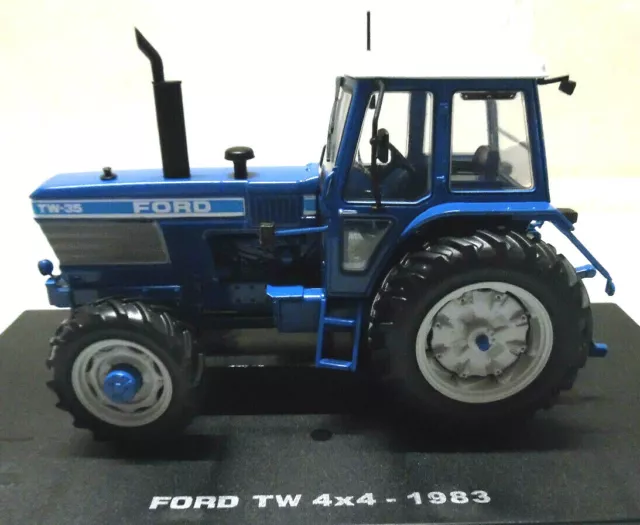 Model Tractor FORD TW35 - 4 x 4 ( 1983 ) 1/32ND SCALE BY UNIVERSAL HOBBIES