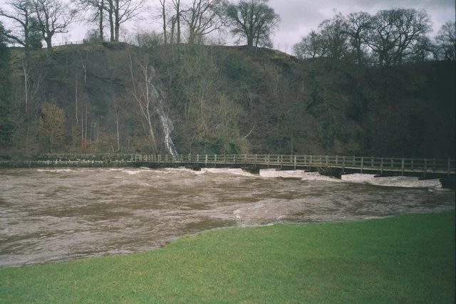 Photo 6x4 River  Wharfe  in  Flood  at  Bolton  Abbey Bolton Abbey After  c2002