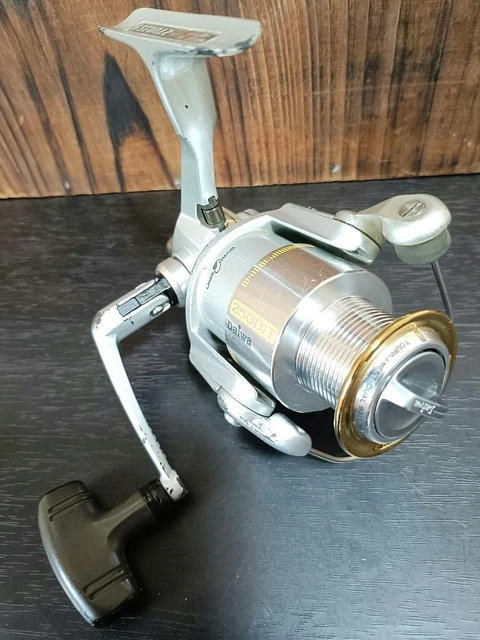 リール Daiwa tournament X 3000 IT σσ DAIWA ダイワ トーナメントZ 3000iT - 中古釣り・フィッシング