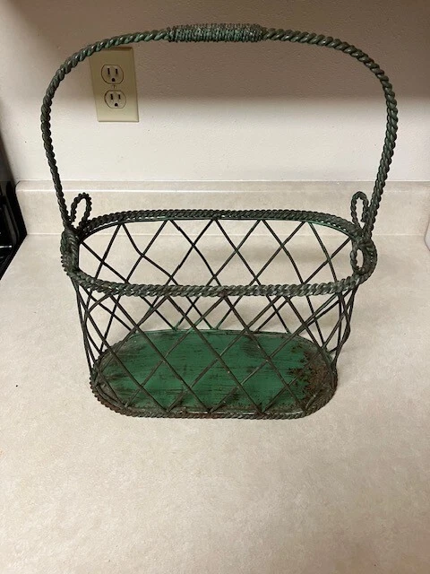 Vintage Twisted Wrought Iron Magazine Rack / Basket. 16x 13 x 6"