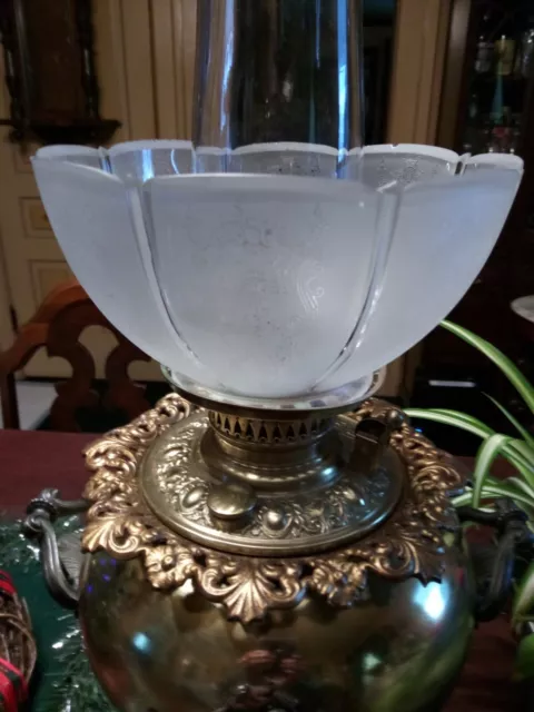 Antique/Vintage Oil/Kerosene/Gas Etched Lamp Shade 4  fitter