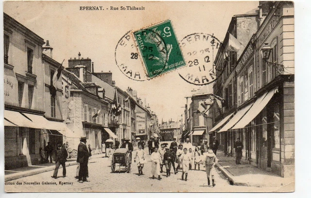 EPERNAY - Marne - CPA 51 - Rues et Places - La rue ST THIBAULT - groupe enfants