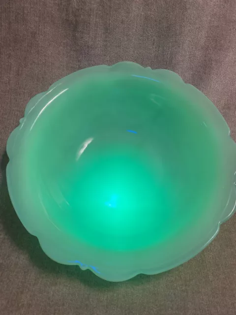 VINTAGE MCKEE JADEITE LARGE 8.5" SERVING BOWL RARE SCALLOPED EDGE URANIUM 1930’s