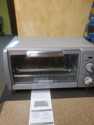 Black + Decker Electric 4 Slice Electric Counter Top Toaster Oven MINT condition