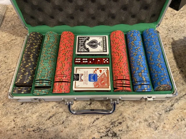 Nevada Jack Skulls Poker Chip Set With 300 Chips $1, $5, $25, $100 Denominations