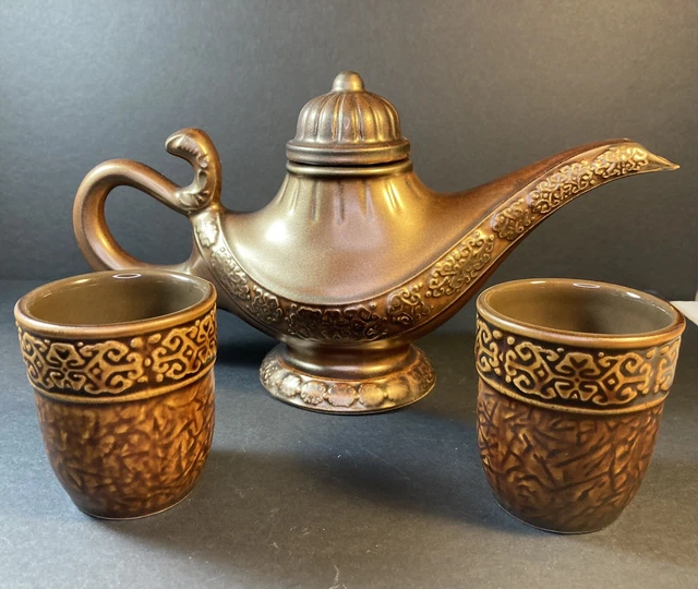 DISNEY ALADDIN CERAMIC Tea Set Genie Magic Lamp Teapot And 2 Cups 34.
