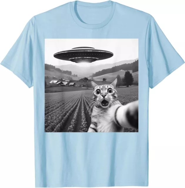 Funny Design Cat Selfie With An Alien UFO Theme Unisex T-Shirt