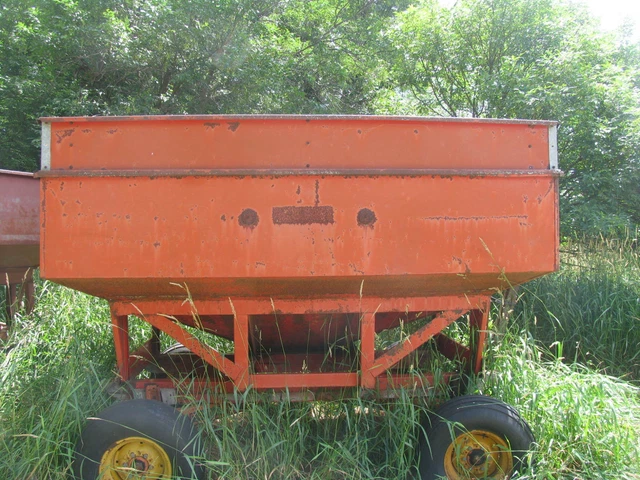 Gravity Wagon 275 bushels 8 ton running gear Corn Beans Wheat Oats Rye