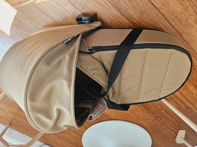 Babyzen YoYo Bassinet - TOFFEE bought new in May 2023, very good condition