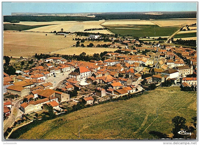 52 SOMMEVOIRE - vue generale aerienne ---