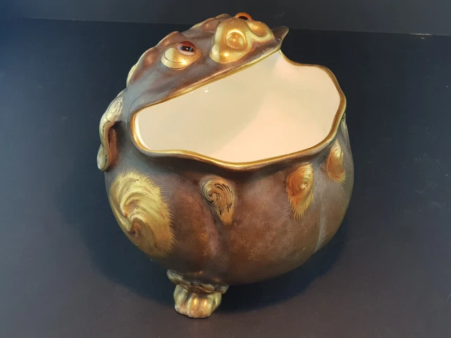 UNUSUAL ANTIQUE VICTORIAN Grotesque Three Footed Toad Vase - Moore ...