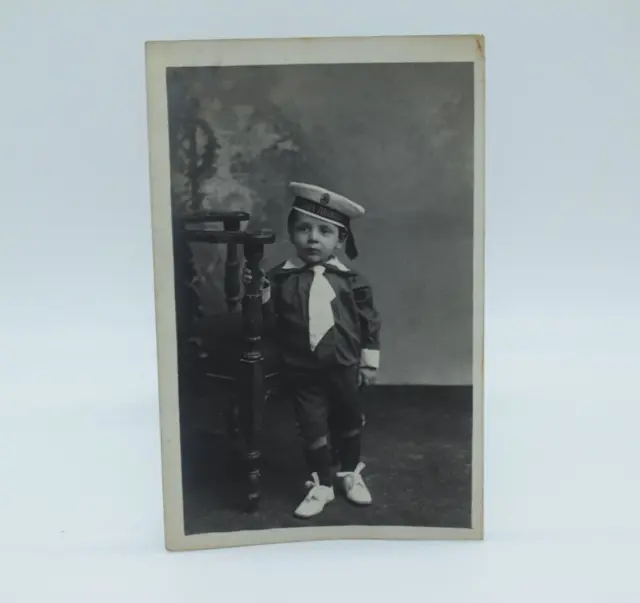 Antica foto cartolina ritratto di bambino in uniforme marina