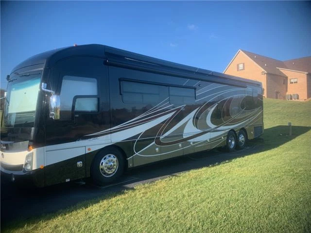 American Coach American Dream 45A BLK/GRY/SIL/RED with 20,500 Miles, for sale! American Coach American Dream 45A BLK/GRY/SIL/RED with 20,500 Miles, for sale!