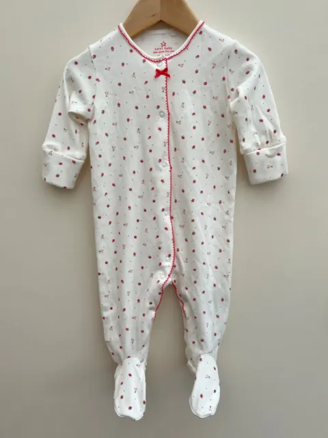 Pacchetto di abbigliamento per bambine età 0-3 mesi successiva cura materna John Lewis 3