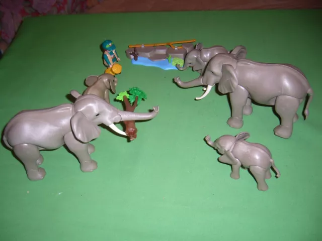 PLAYMOBIL Réf: 70324 Elephants et soigneur