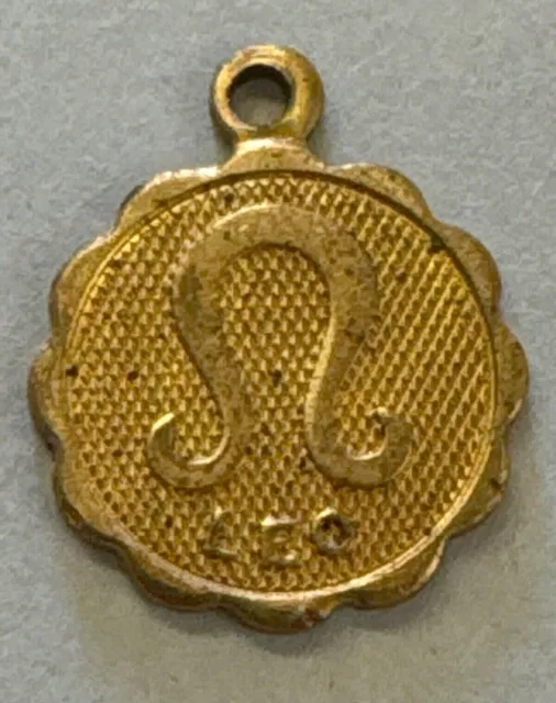 Vintage Leo Pendant Charm small 1/2” Gold-Tone Hip Cool Astrology