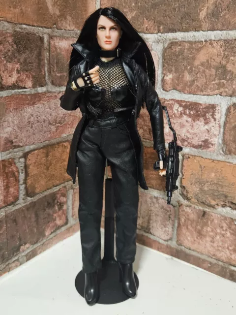 Dragon Hot Toys Action Figure Female Agent / Bad Girl  #2