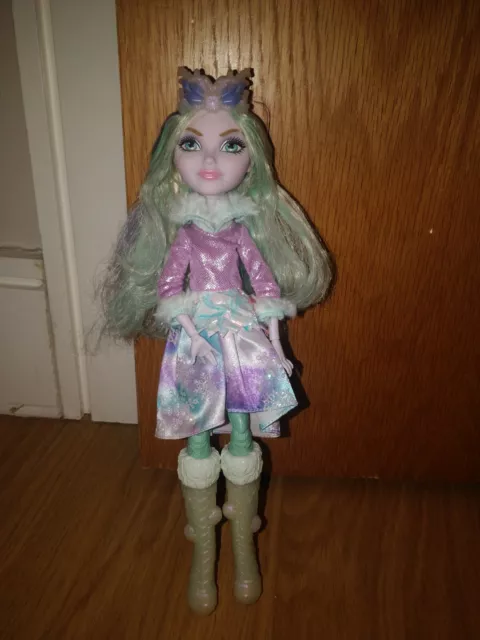 Ever After High Epic Winter Crystal Winter Doll