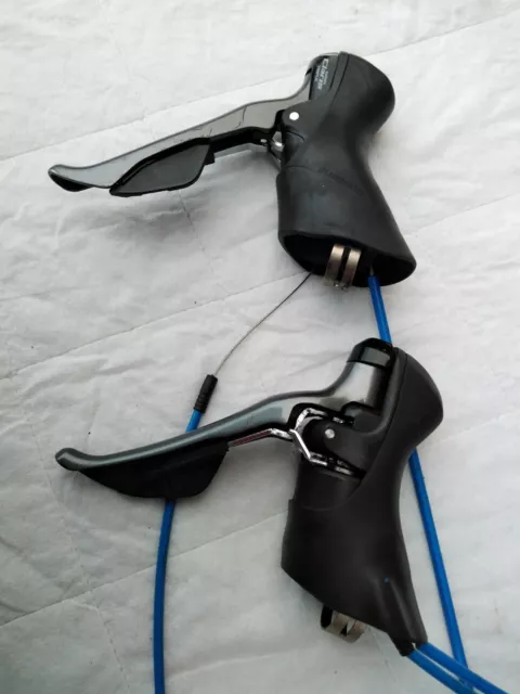 MINT VGC SHIMANO Claris ST R2030 R2000 Shifters brake lever 3x8