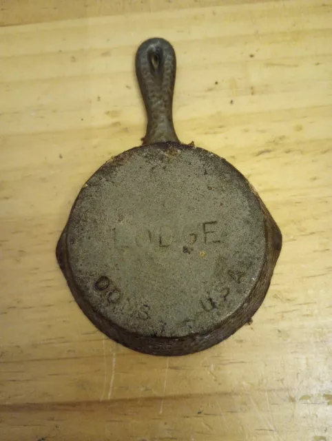 Lodge Cast Iron Hammered 00 Mini Skillet USA