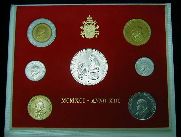 1991 Vatican Italy  complete set coins UNC with silver in official box