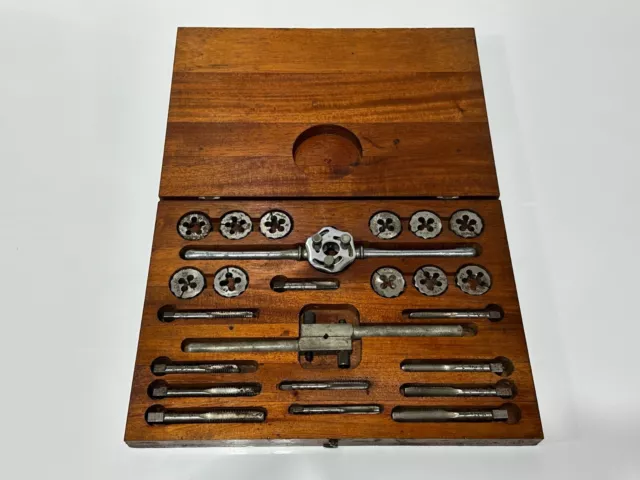 Blue-Point Tools USA TD-2400 (Kenosha WI) Tap & Die Set, 1/4" to 1/2" - Wood Box