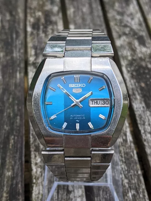 OROLOGIO 1977 SEIKO 7019 5100 Quadrante TV con gradazione blu