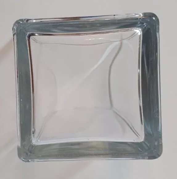 schwere Vase aus klarem Glas, 19 cm hoch (Form: Rechteck) Zustand sehr gut 2