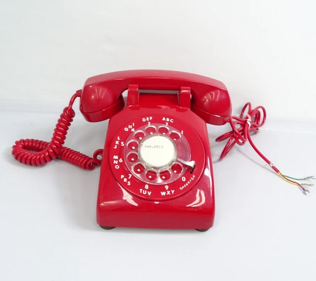 VINTAGE ITT RED Rotary Dial Desktop Telephone Phone Cord Hardwired Bat ...