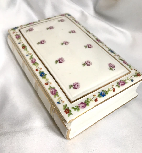 Ancienne boîte / bonbonnière, en porcelaine, décor biches, Mady, de
