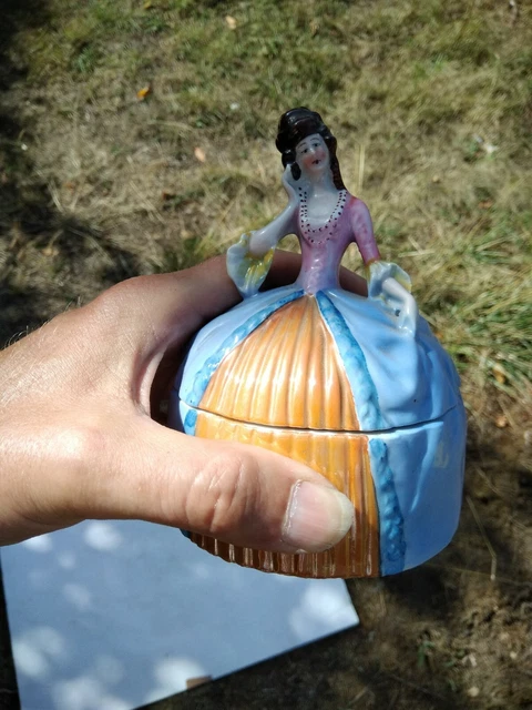 ANCIENNE DEMI FIGURINE Marquise En Porcelaine EUR 19,00 - FR